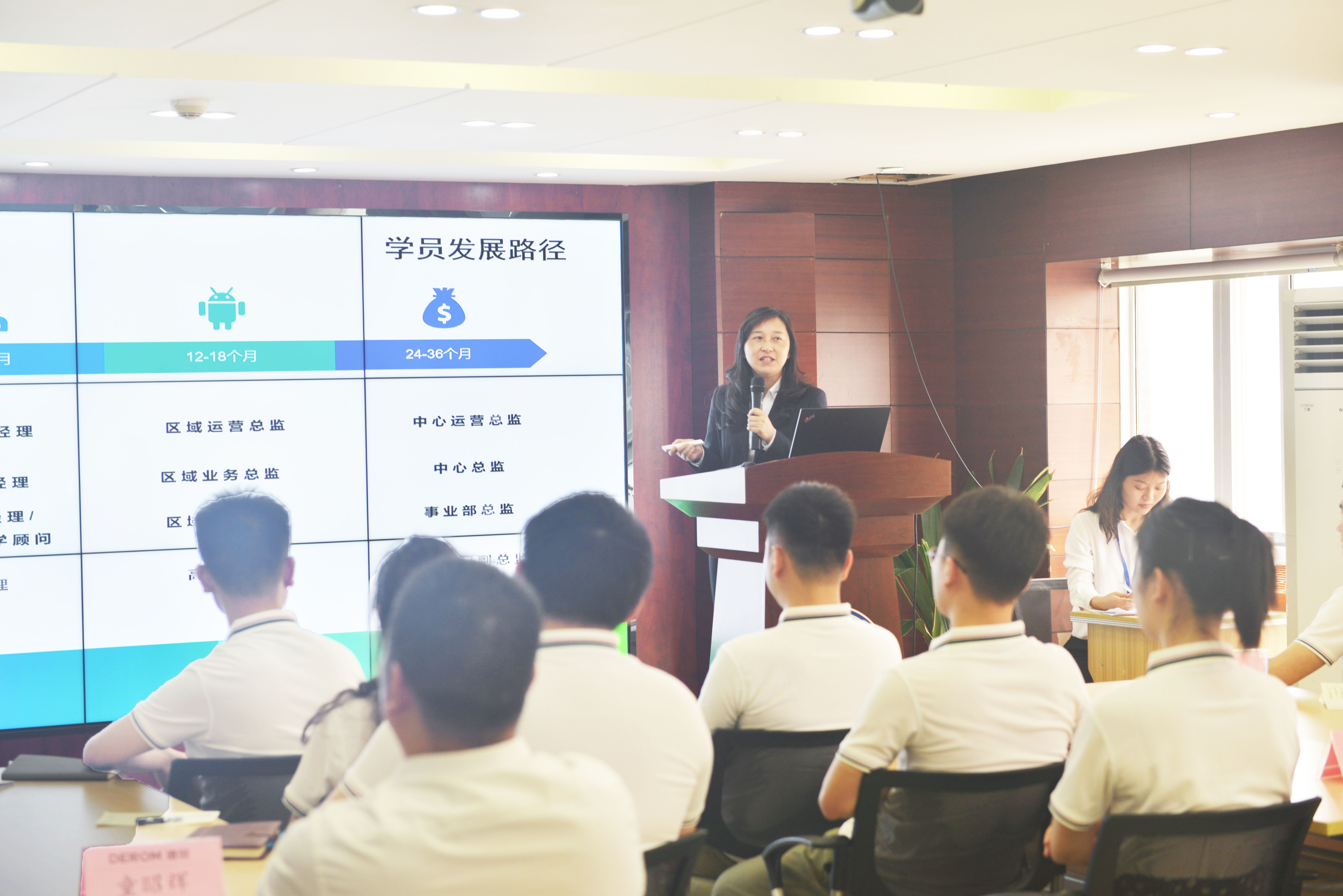 DSC_2033.JPG DSC_2033.JPG